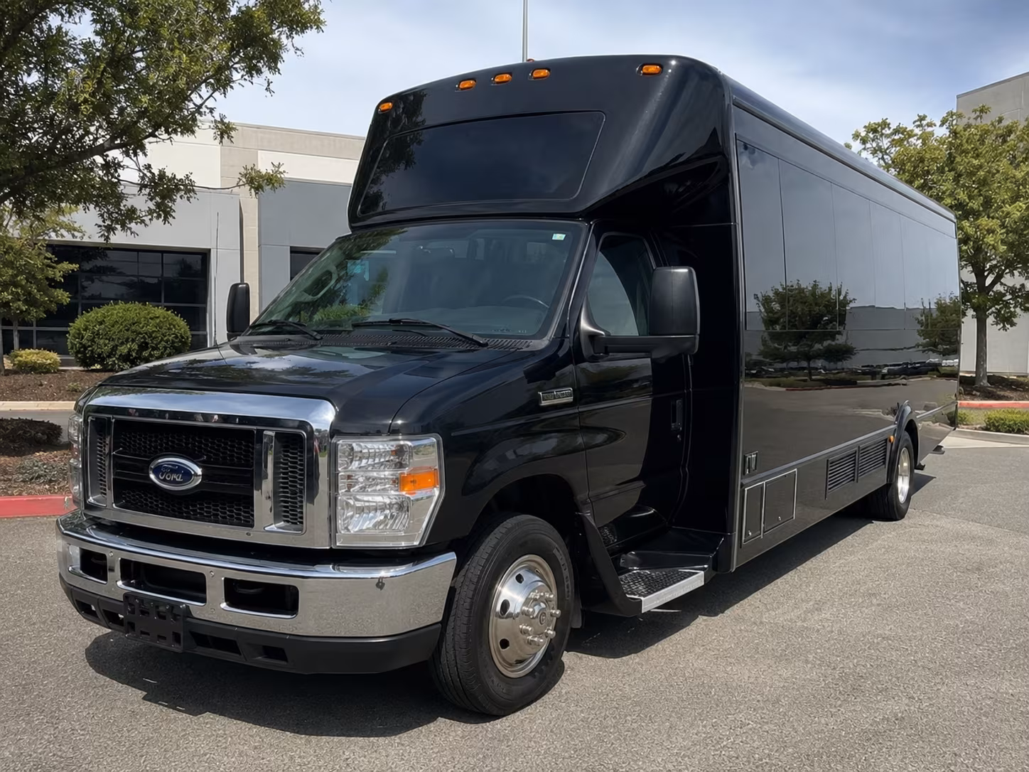 Edison Bachelor & Bachelorette Transportation