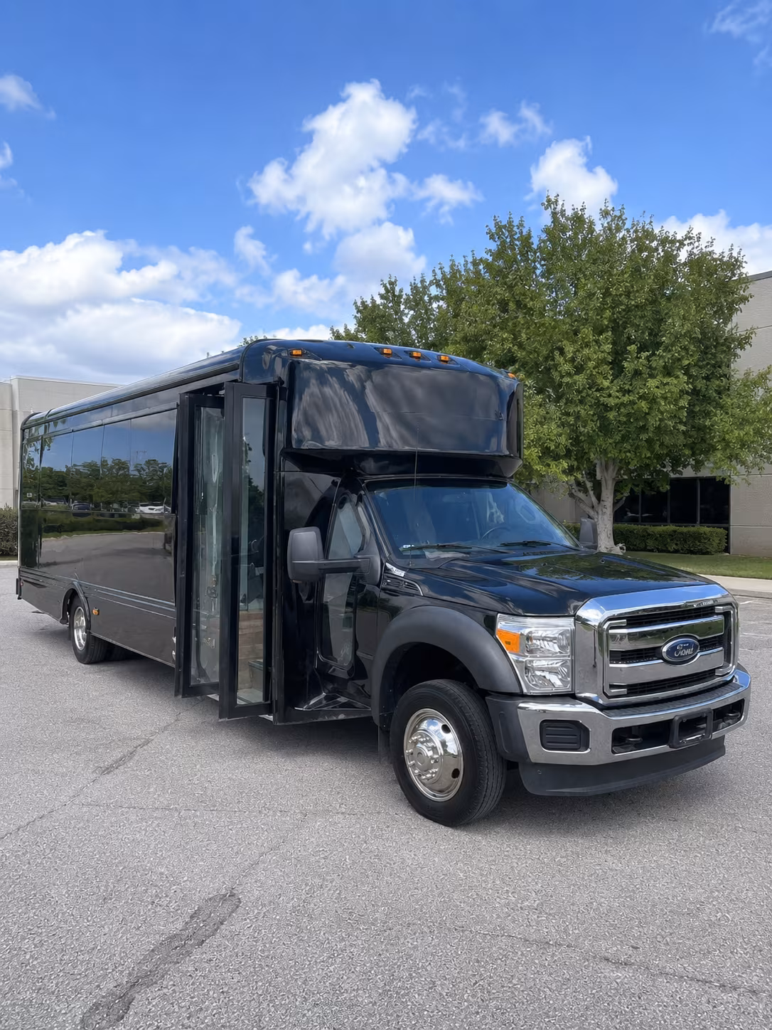 Edison Birthday, Sweet 16, & Quinceañera Transportation party bus exterior
