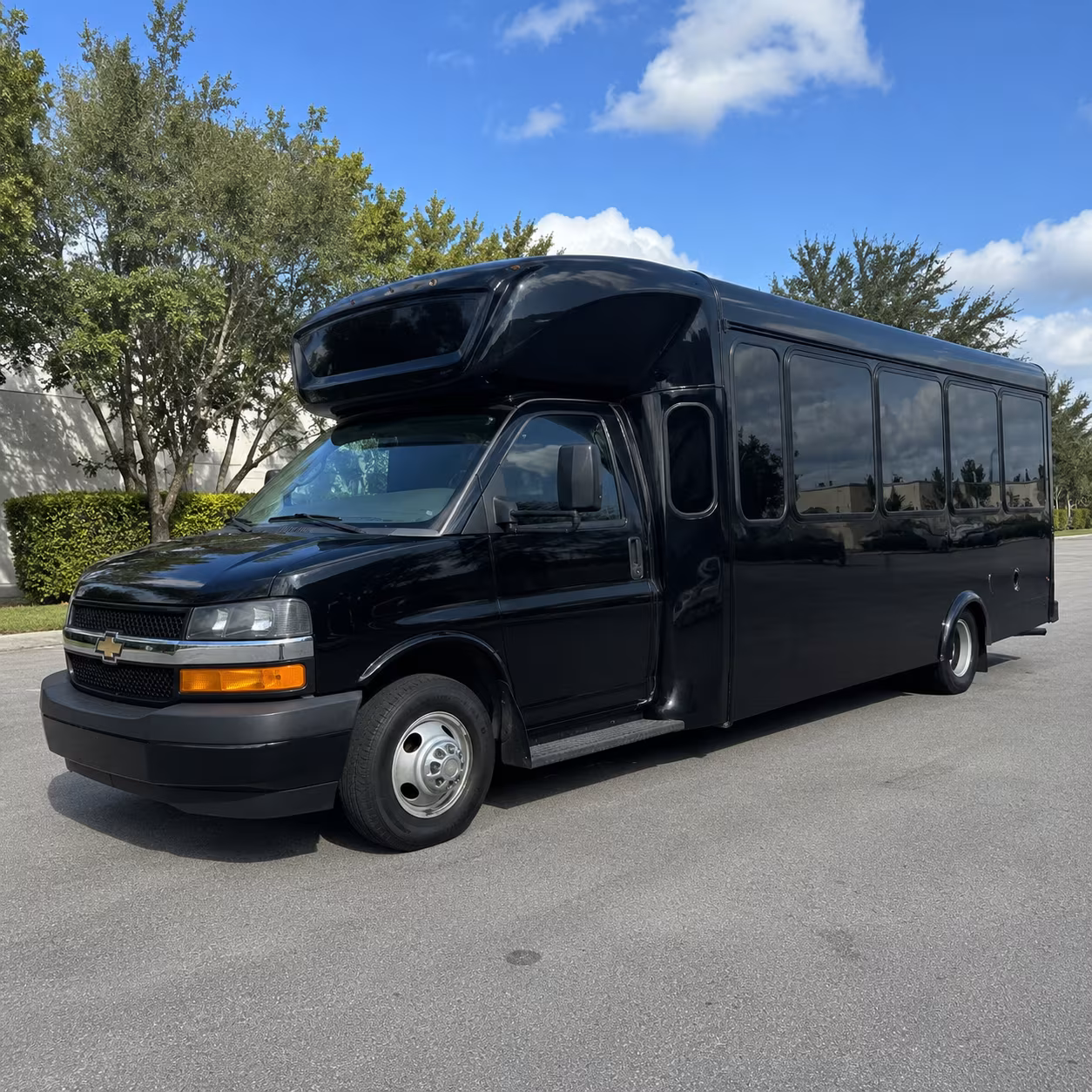 Woodbridge Birthday, Sweet 16, & Quinceañera Party Bus Rentals